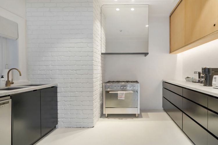 Executive 2BR Apt w Balcony near Yarranabbe Park