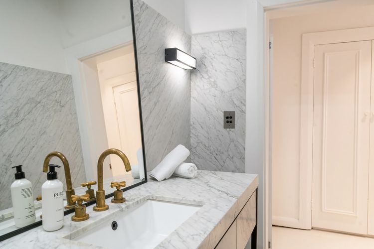Executive 2BR Apt w Balcony near Yarranabbe Park