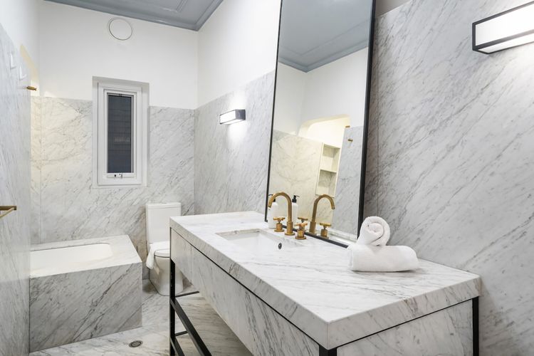 Executive 2BR Apt w Balcony near Yarranabbe Park