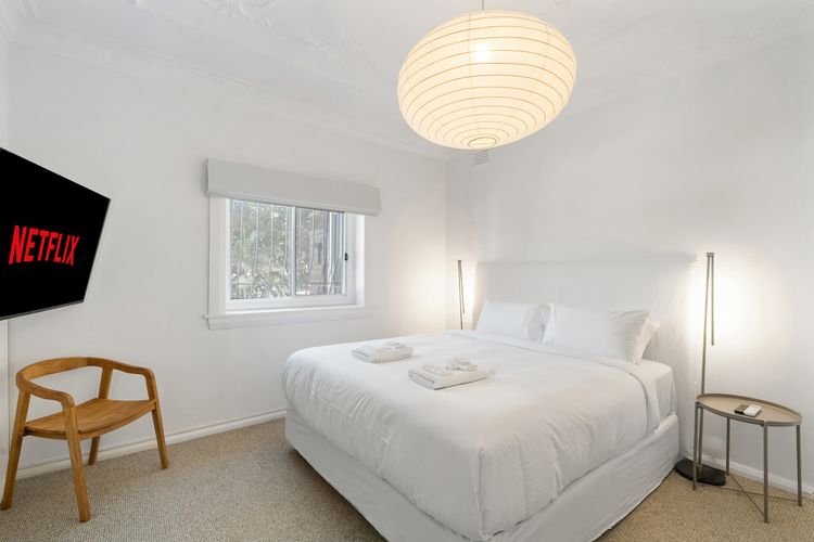 Executive 2BR Apt w Balcony near Yarranabbe Park