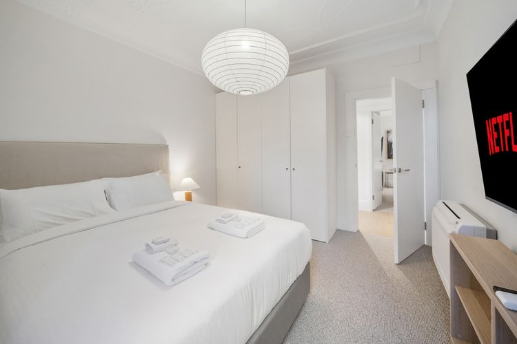 Luxe 3BR Full Floor Suite w Views Darling Point