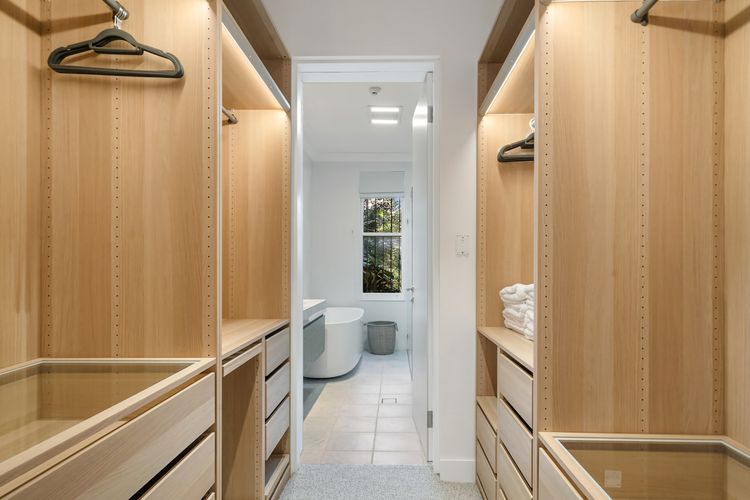 Luxe 3BR Full Floor Suite w Views Darling Point