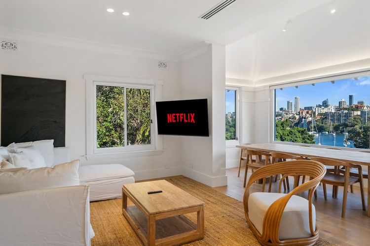 3BR Entire Lvl Penthouse with Views Darling Point