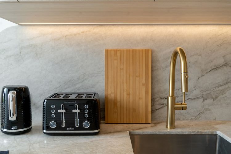 Full kitchen image 4