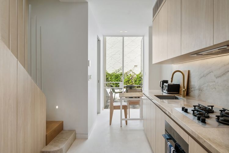 Full kitchen image 6