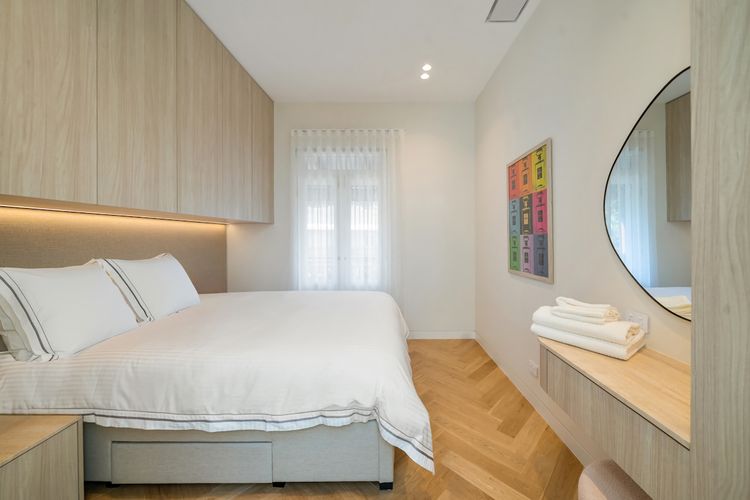Bedroom 1 image 5