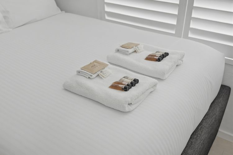 Bedroom 2 image 2