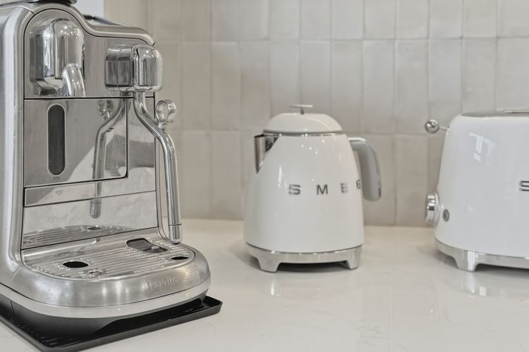 Full kitchen image 5