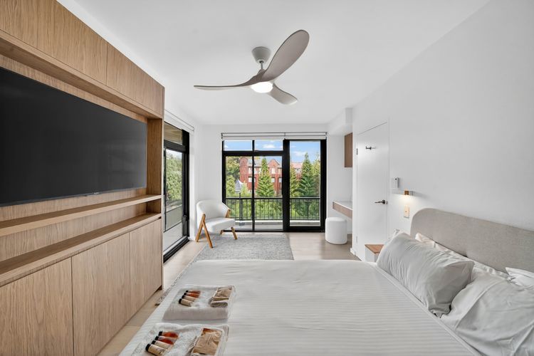 Bedroom 1 image 1