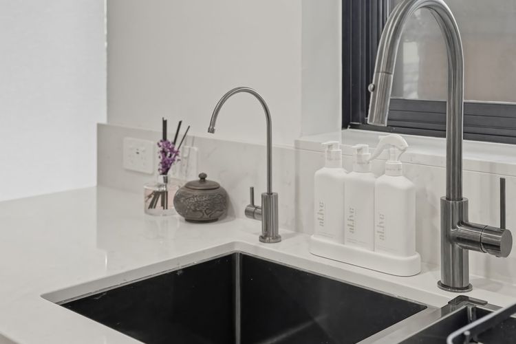Full kitchen image 2