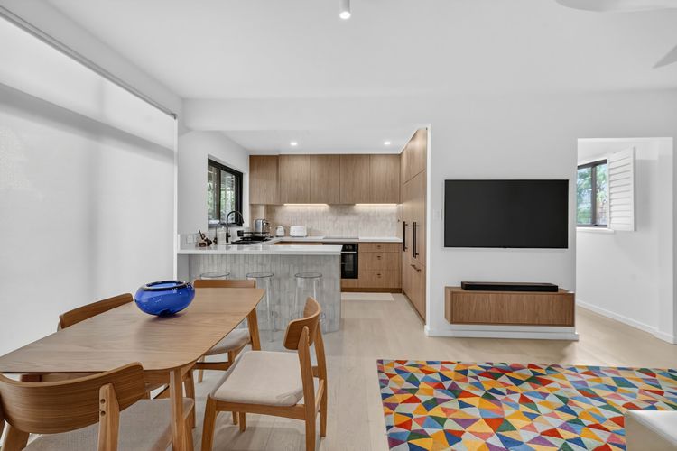 Dining area image 2