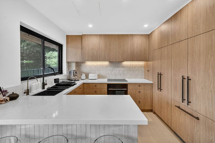 Full kitchen image 1