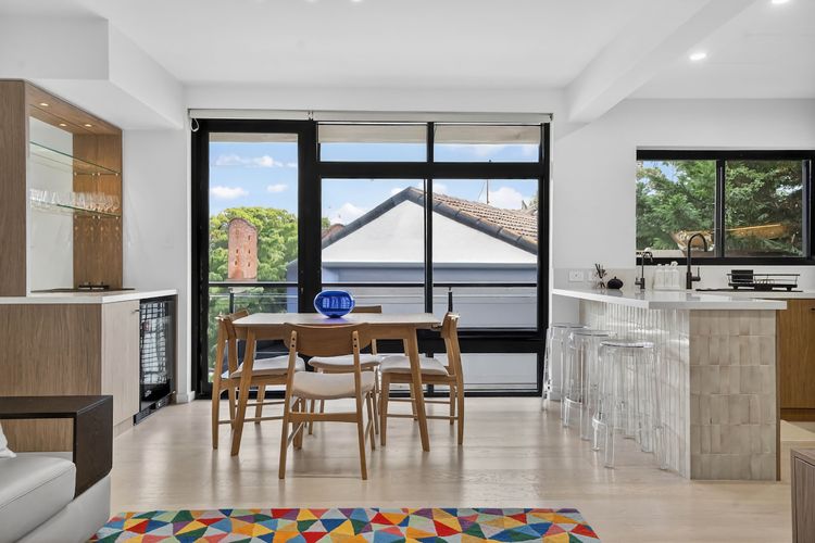 Dining area image 1