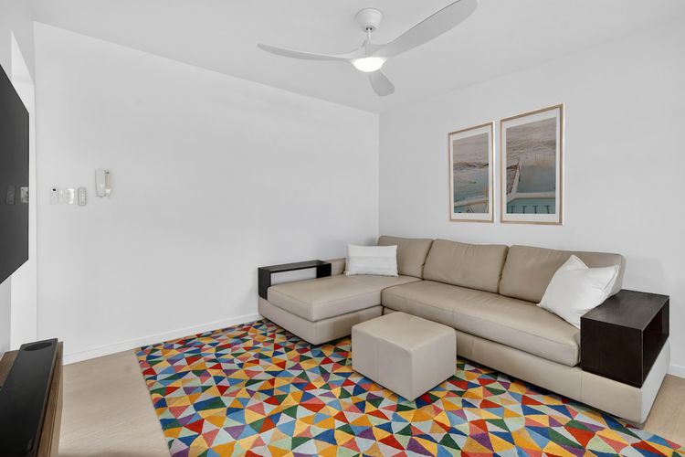 Living room image 4