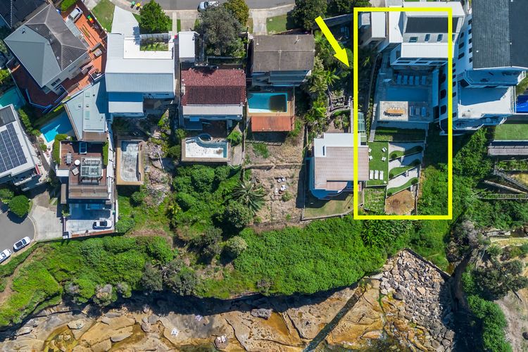 Stunning 4BR Waterfront House w/pool in Sth