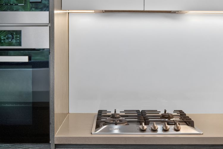 Cosy 3BR Apt with Balcony & Parking in Coogee