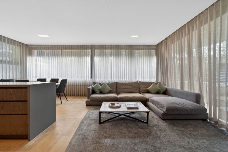 Cosy 3BR Apt with Balcony & Parking in Coogee