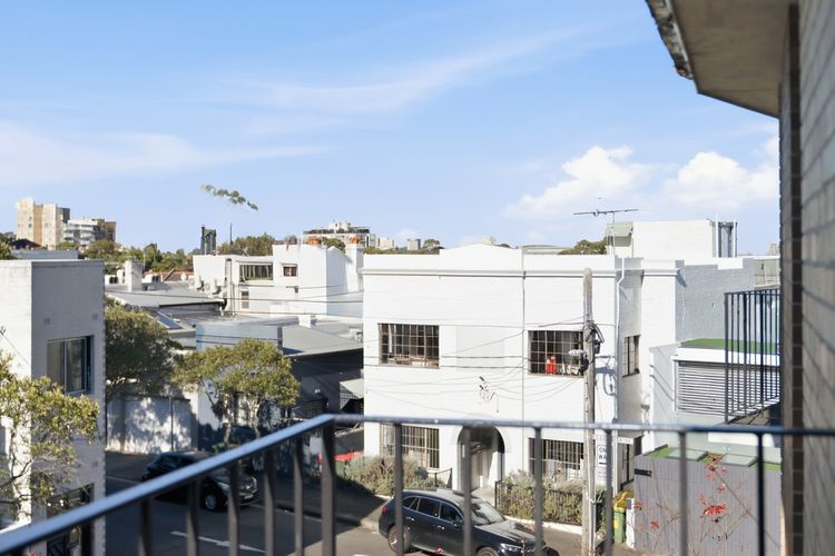 Paddington Studio w/ Balcony & Parking Near CBD