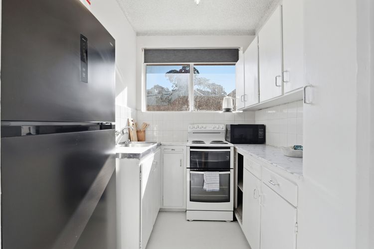 Paddington Studio w/ Balcony & Parking Near CBD