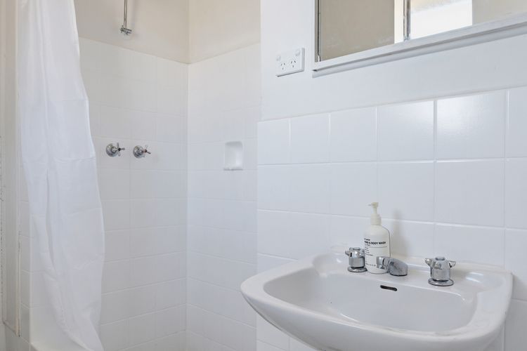 Paddington Studio w/ Balcony & Parking Near CBD