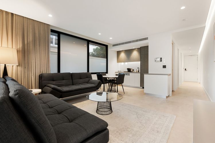 Modern Coogee Apt w/ Lift, Parking & Balcony
