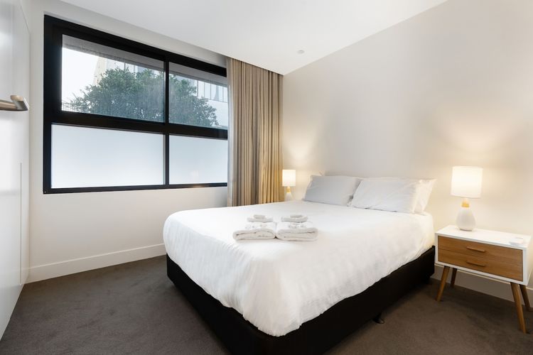 Modern Coogee Apt w/ Lift, Parking & Balcony