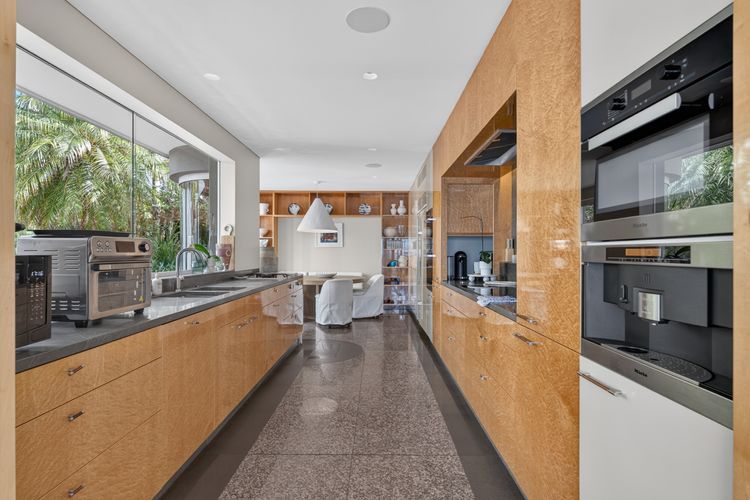 Luxury Coastal Haven with Pool in South Coogee