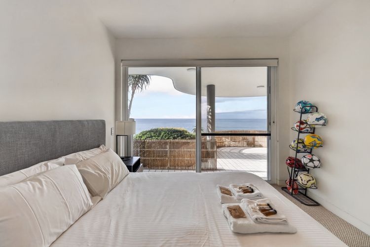 Luxury Coastal Haven with Pool in South Coogee
