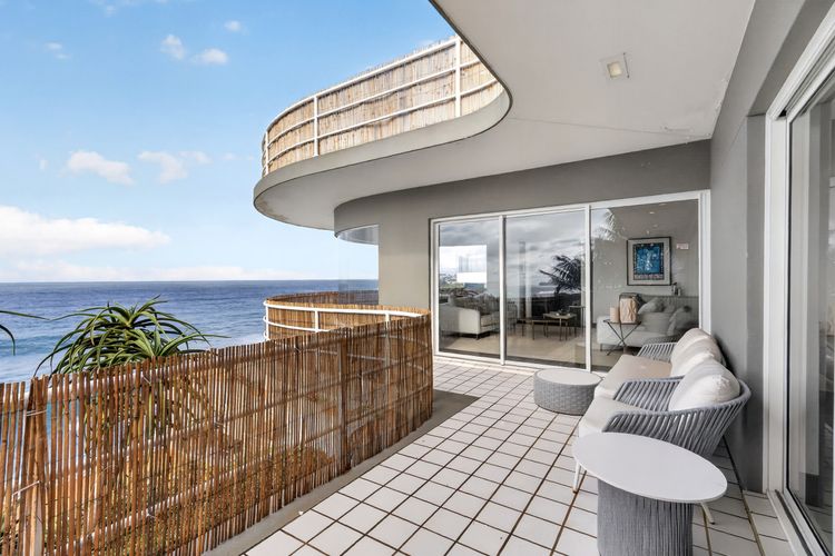 Luxury Coastal Haven with Pool in South Coogee