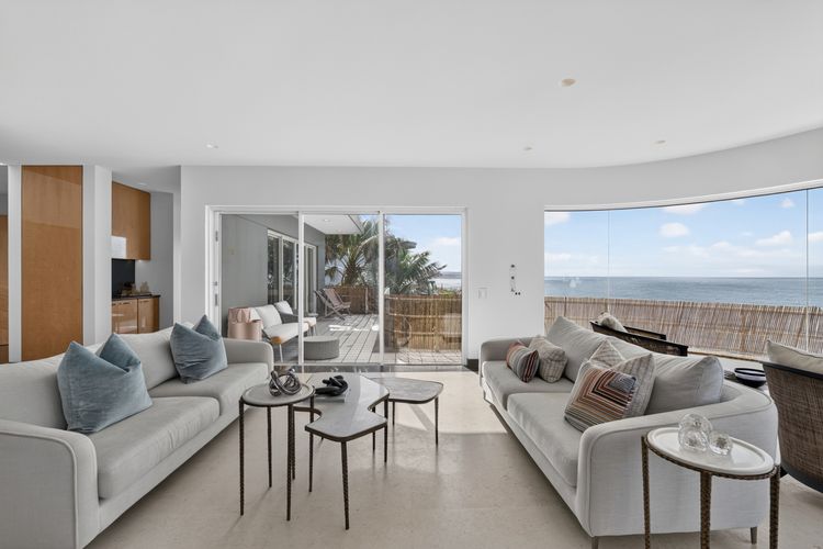 Luxury Coastal Haven with Pool in South Coogee