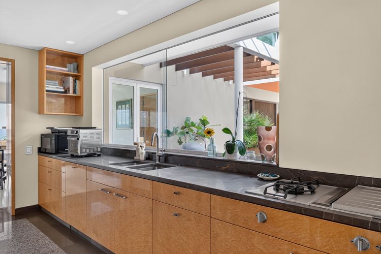 Luxury Coastal Haven with Pool in South Coogee