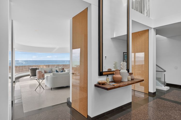 Luxury Coastal Haven with Pool in South Coogee