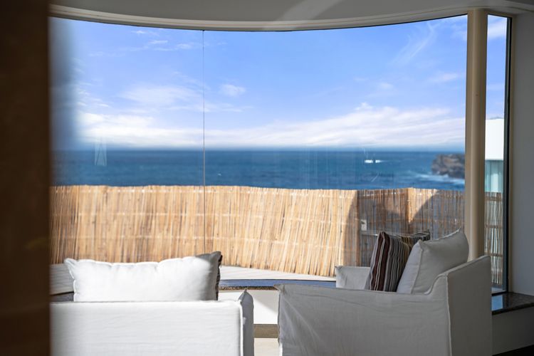 Luxury Coastal Haven with Pool in South Coogee