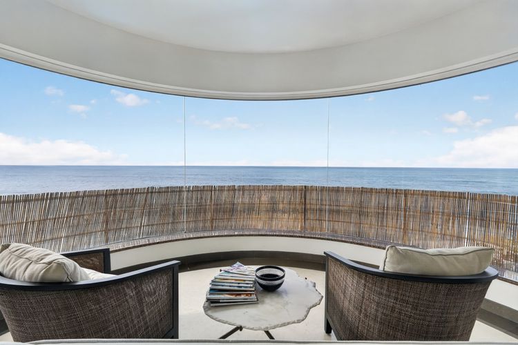 Luxury Coastal Haven with Pool in South Coogee