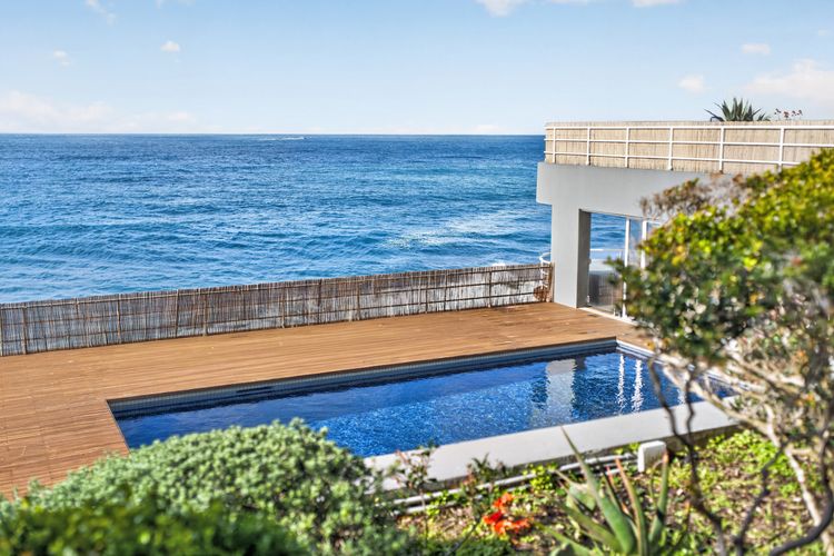 Luxury Coastal Haven with Pool in South Coogee