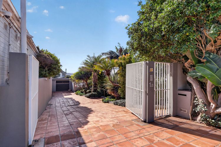 Luxury Coastal Haven with Pool in South Coogee