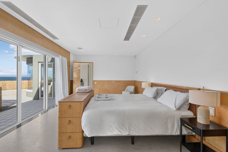 Luxury Coastal Haven with Pool in South Coogee