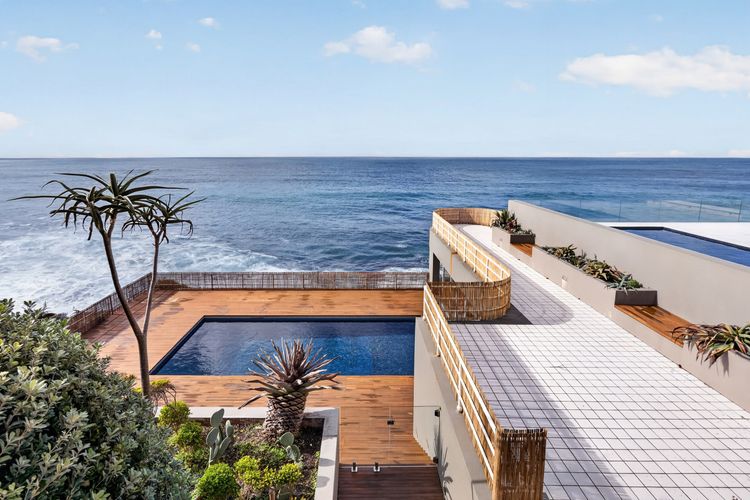 Luxury Coastal Haven with Pool in South Coogee