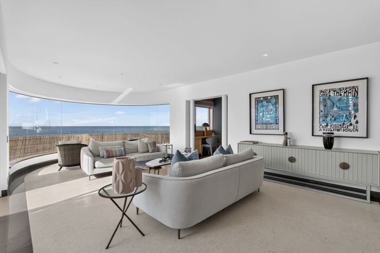 Luxury Coastal Haven with Pool in South Coogee