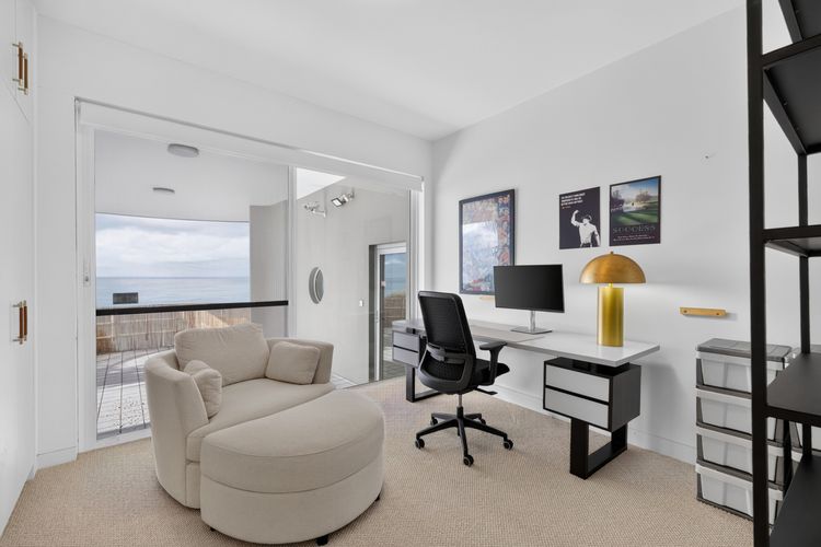 Luxury Coastal Haven with Pool in South Coogee