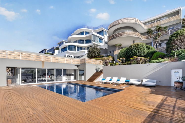 Luxury Coastal Haven with Pool in South Coogee