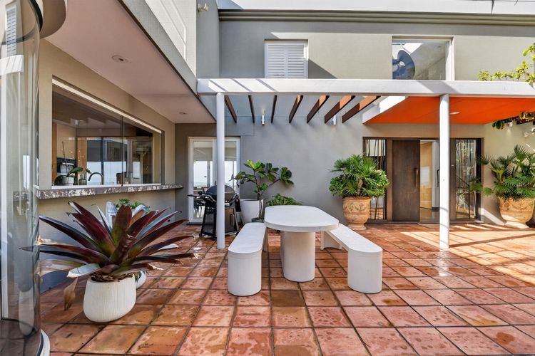 Luxury Coastal Haven with Pool in South Coogee
