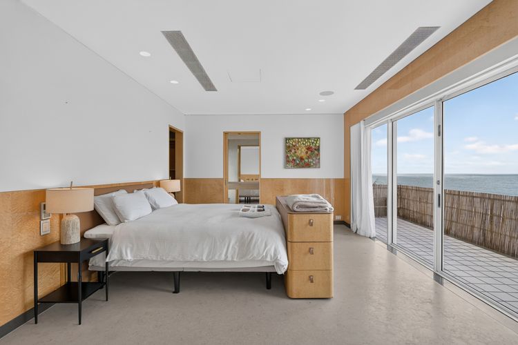 Luxury Coastal Haven with Pool in South Coogee