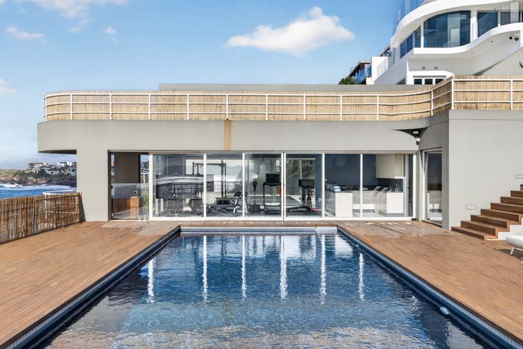 Luxury Coastal Haven with Pool in South Coogee