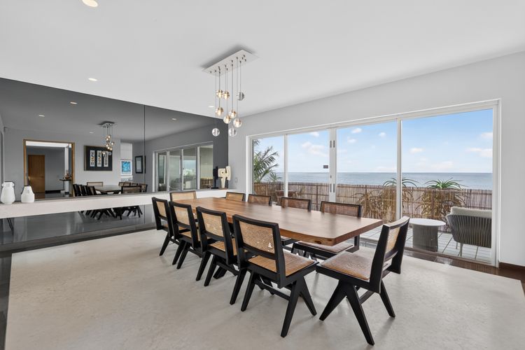Luxury Coastal Haven with Pool in South Coogee