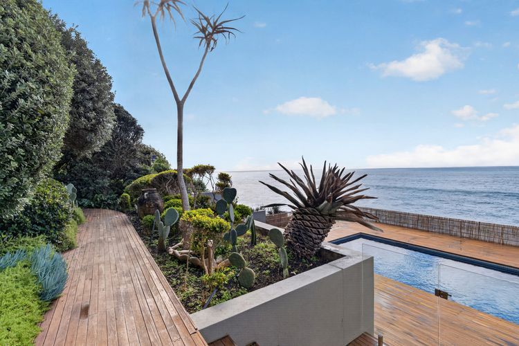 Luxury Coastal Haven with Pool in South Coogee