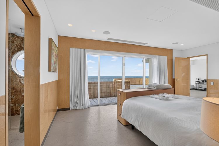 Luxury Coastal Haven with Pool in South Coogee