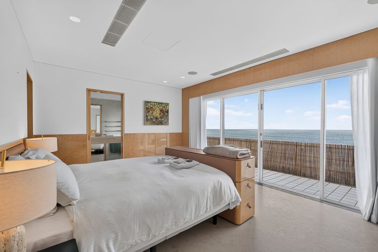 Luxury Coastal Haven with Pool in South Coogee