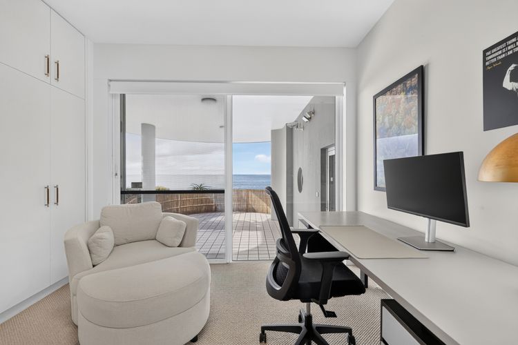 Luxury Coastal Haven with Pool in South Coogee