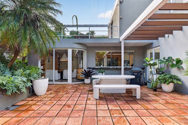 Luxury Coastal Haven with Pool in South Coogee